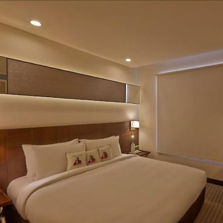 K10 Hotel Vadodara Extérieur photo