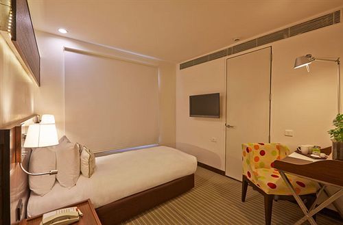 K10 Hotel Vadodara Extérieur photo