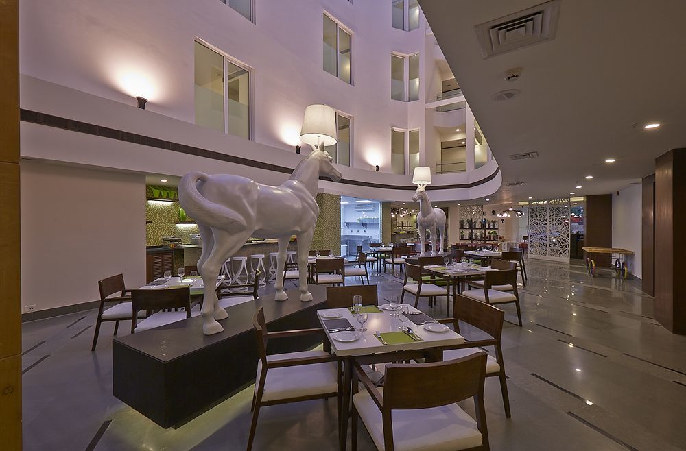K10 Hotel Vadodara Extérieur photo
