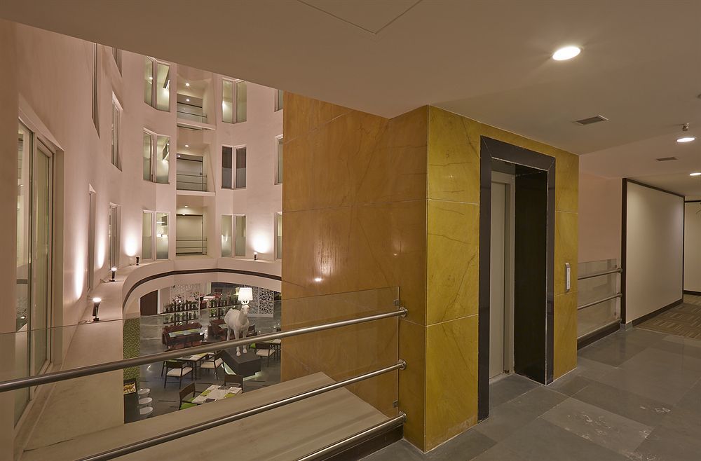 K10 Hotel Vadodara Extérieur photo