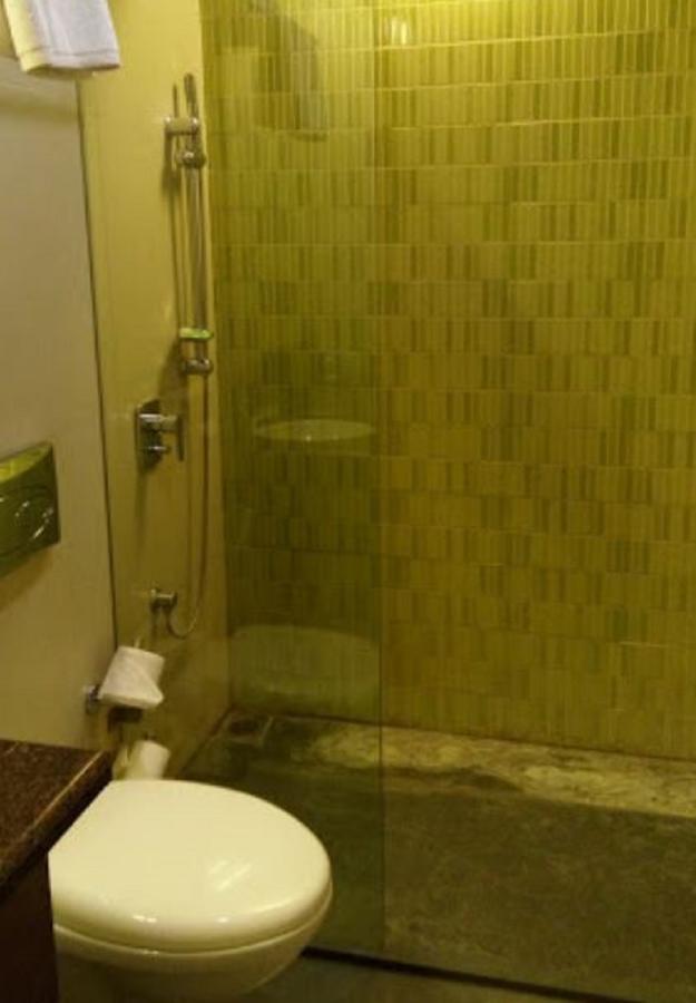 K10 Hotel Vadodara Extérieur photo